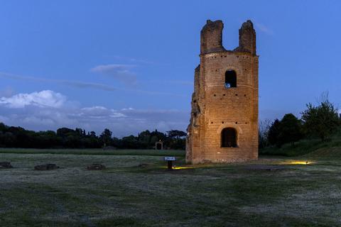 Nuova illuminazione artistica a Villa di Massenzio