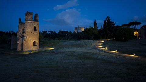 Nuova illuminazione artistica a Villa di Massenzio